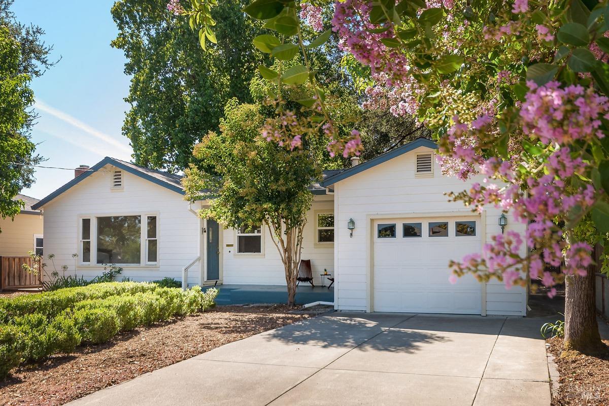 Detail Gallery Image 1 of 1 For 3028 Claremont Dr, Santa Rosa,  CA 95405 - 2 Beds | 2 Baths