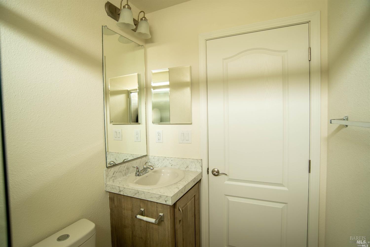 Detail Gallery Image 17 of 24 For 311 Lake Mendocino Dr 12, Ukiah,  CA 95482 - 2 Beds | 1 Baths