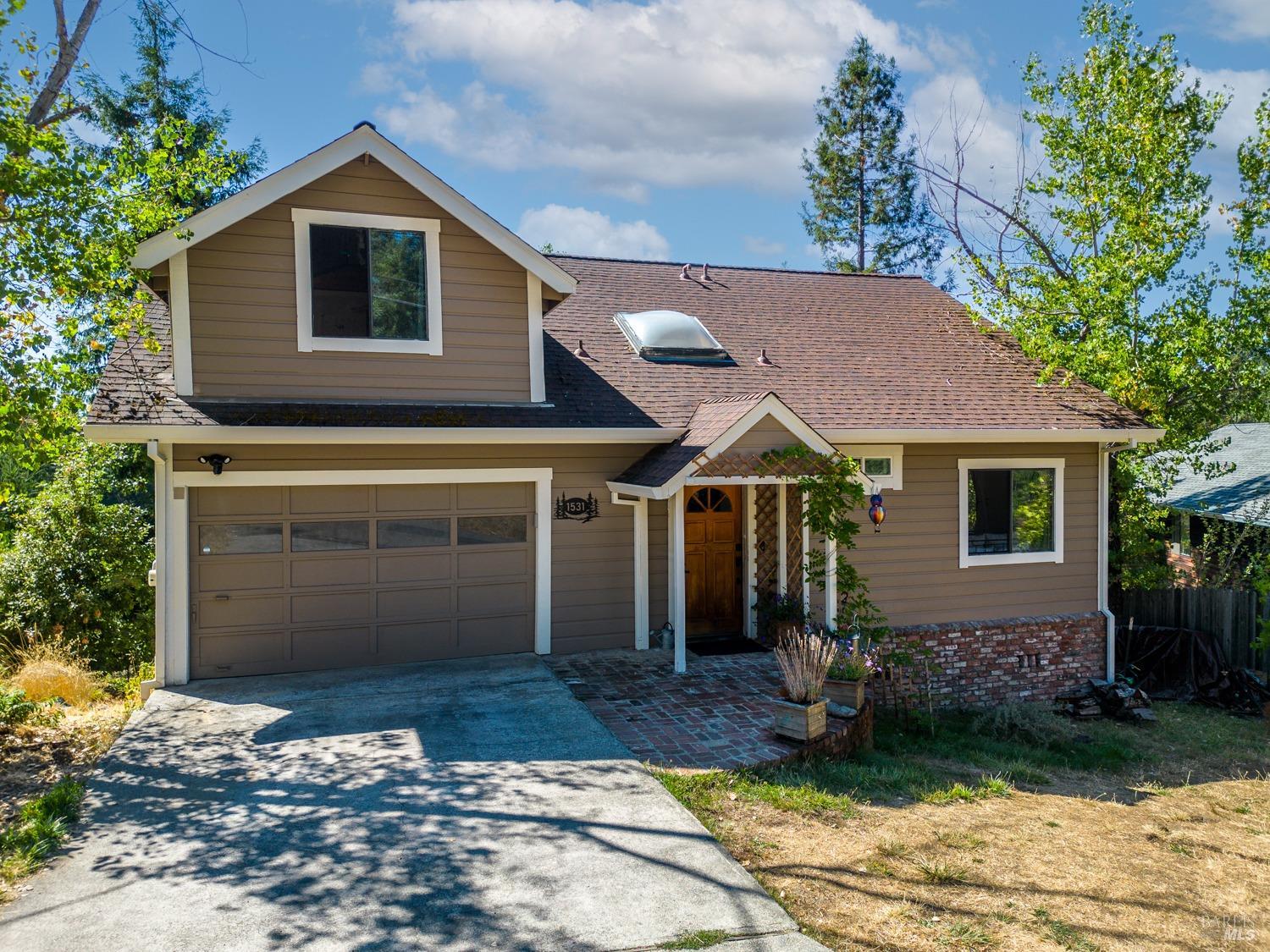 Detail Gallery Image 1 of 22 For 1531 Casteel Dr, Willits,  CA 95490 - 3 Beds | 2 Baths