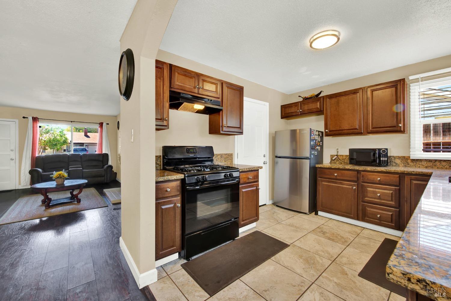 Detail Gallery Image 13 of 45 For 348 Wyoming St, Fairfield,  CA 94533 - 3 Beds | 1 Baths