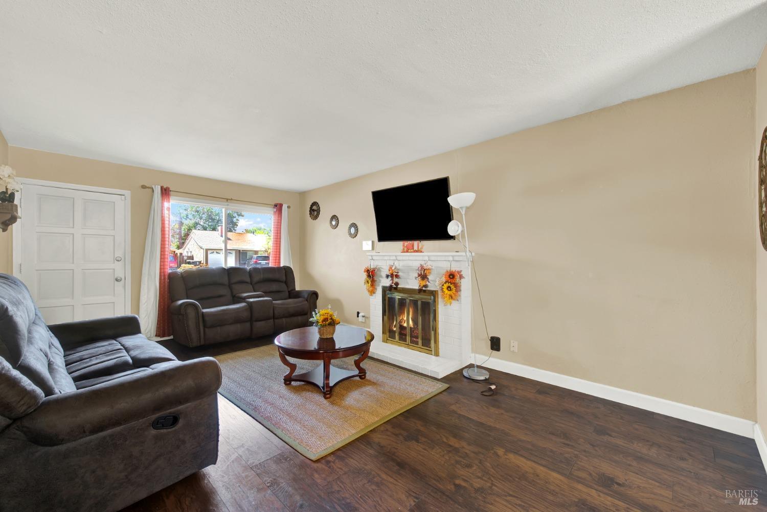 Detail Gallery Image 6 of 45 For 348 Wyoming St, Fairfield,  CA 94533 - 3 Beds | 1 Baths