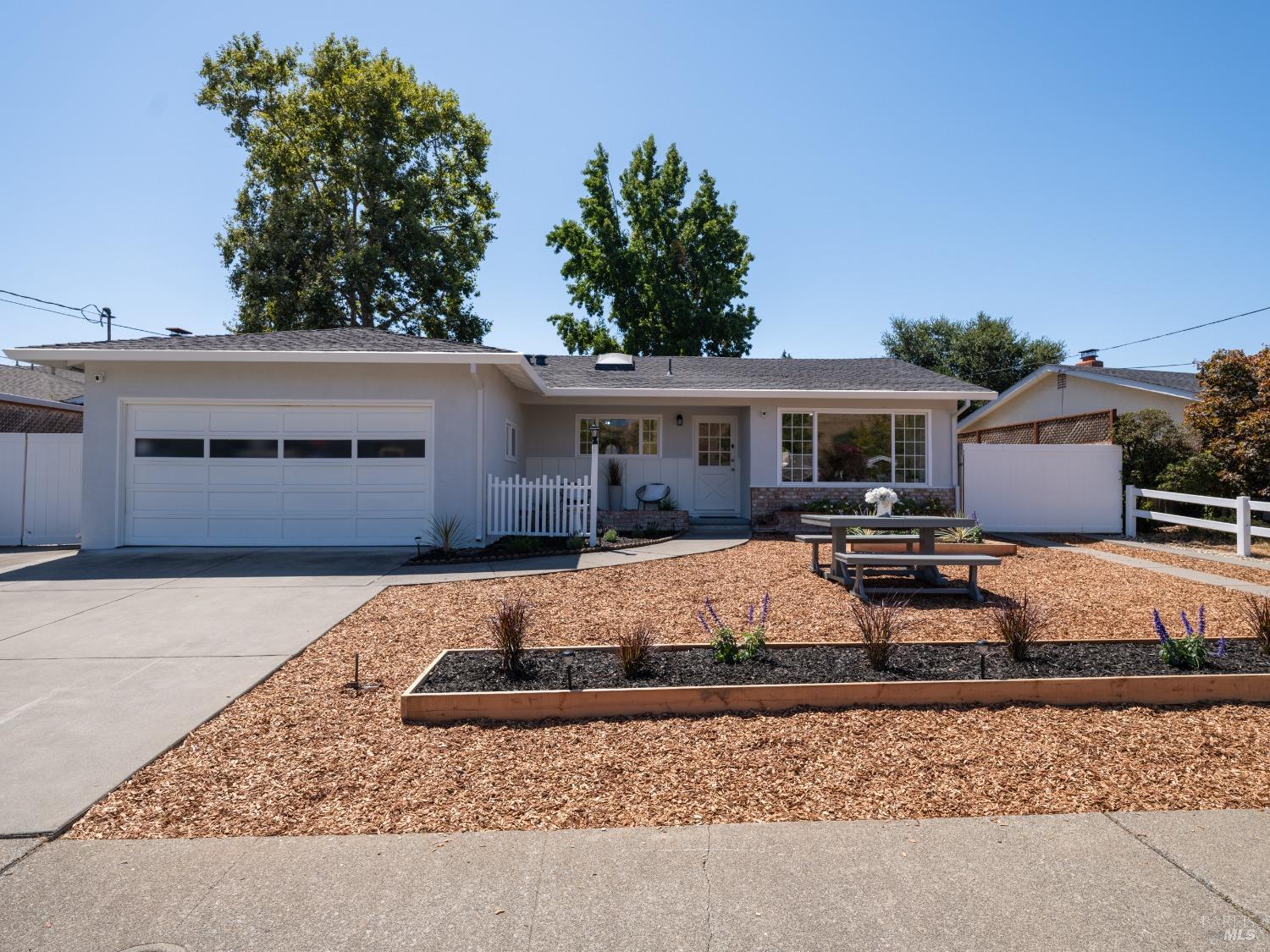 Detail Gallery Image 1 of 1 For 543 Tarragon Dr, San Rafael,  CA 94903 - 4 Beds | 2 Baths