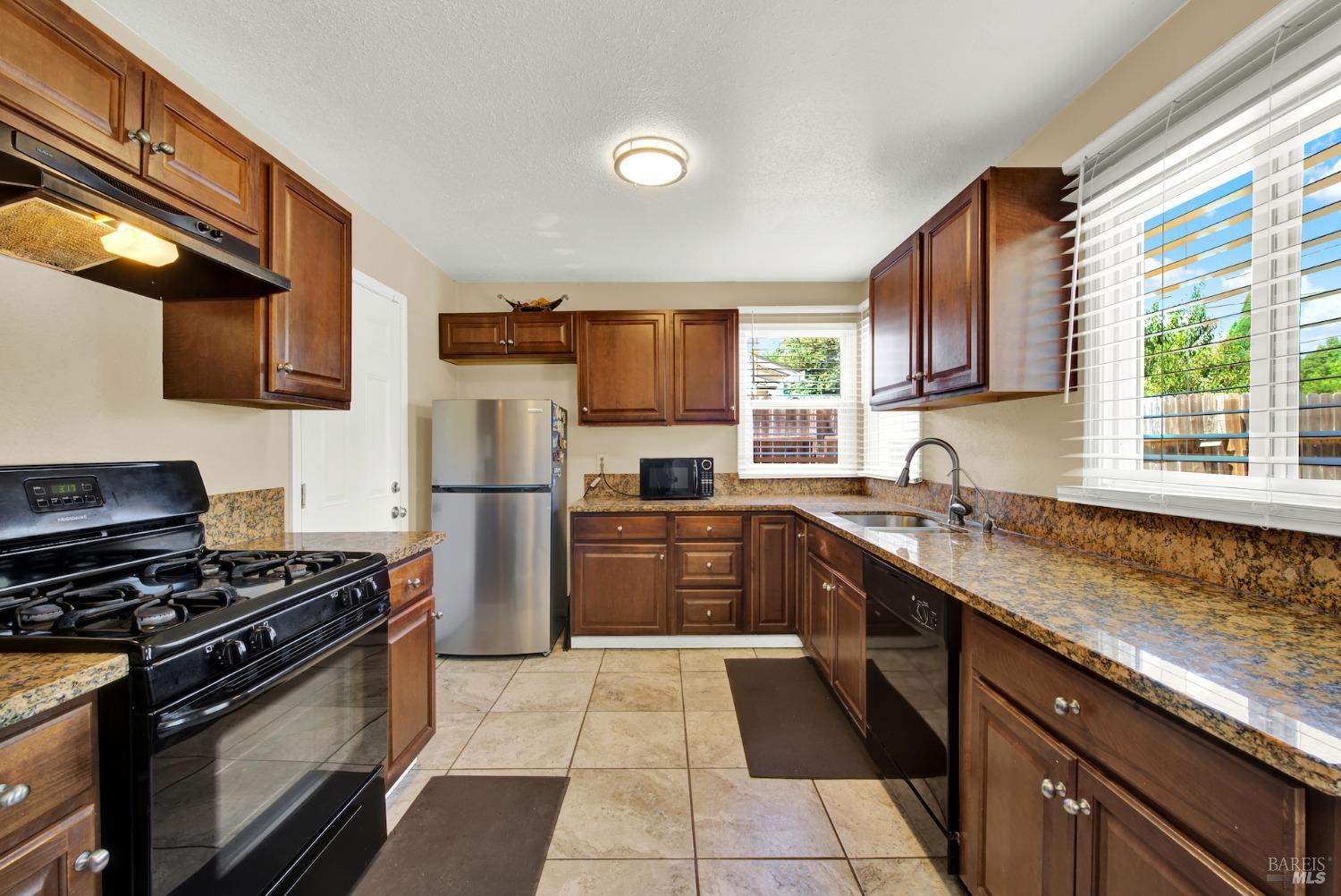 Detail Gallery Image 14 of 45 For 348 Wyoming St, Fairfield,  CA 94533 - 3 Beds | 1 Baths