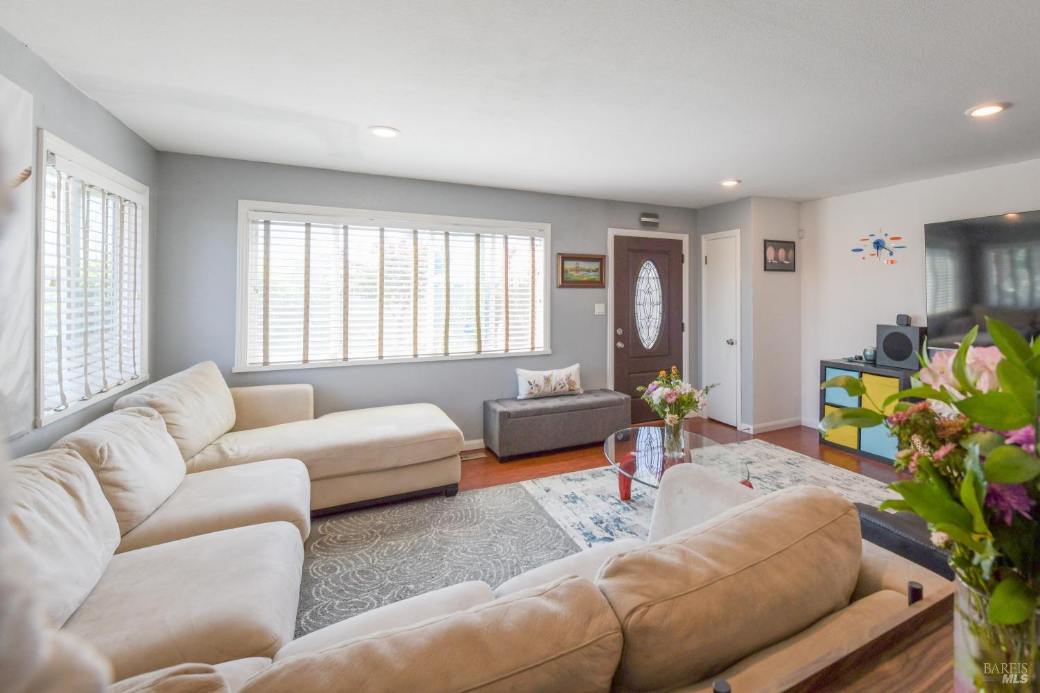 Detail Gallery Image 9 of 37 For 510 3rd St, Vallejo,  CA 94590 - 3 Beds | 1 Baths