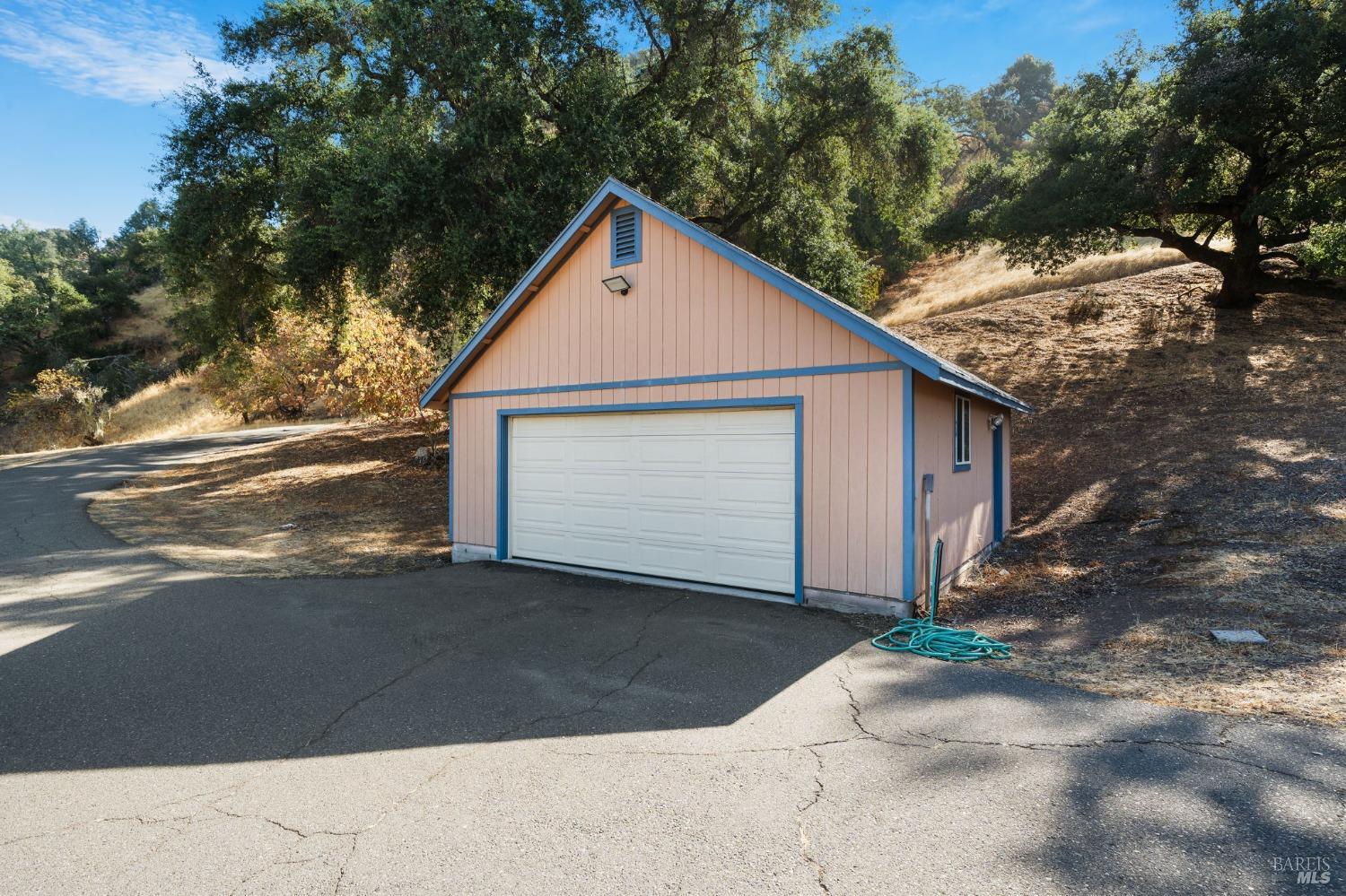 Detail Gallery Image 31 of 33 For 31300 Pine Mountain Rd, Cloverdale,  CA 95425 - 3 Beds | 2 Baths