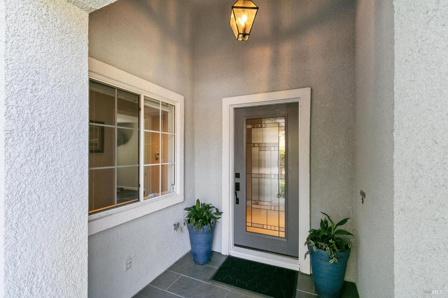 Detail Gallery Image 3 of 47 For 4535 Avondale Cir, Fairfield,  CA 94533 - 3 Beds | 2 Baths