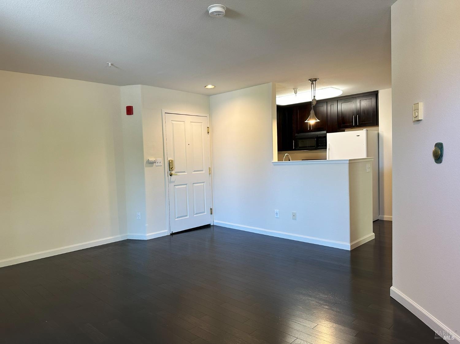 Detail Gallery Image 6 of 16 For 1115 B St #201,  San Rafael,  CA 94901 - 2 Beds | 1 Baths