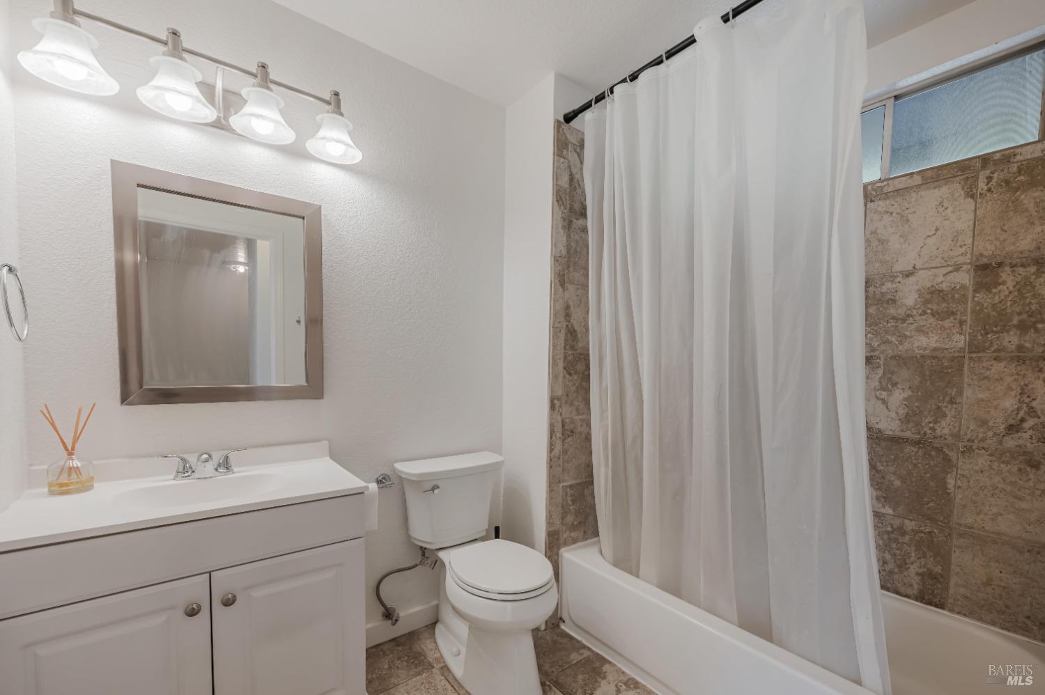 Detail Gallery Image 21 of 27 For 7720 Bodega Ave #2,  Sebastopol,  CA 95472 - 2 Beds | 1/1 Baths