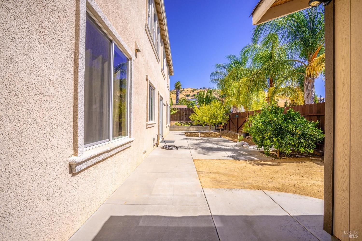 Detail Gallery Image 61 of 68 For 1834 Ridgebury Way, Fairfield,  CA 94533 - 5 Beds | 3/1 Baths