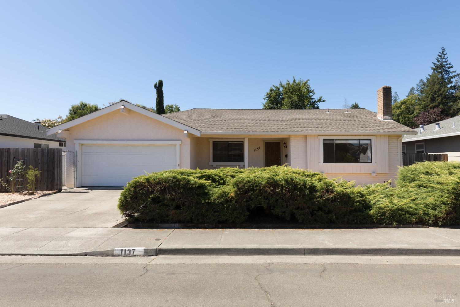 Detail Gallery Image 1 of 1 For 1137 Sunnyslope Dr, Santa Rosa,  CA 95404 - 4 Beds | 2 Baths