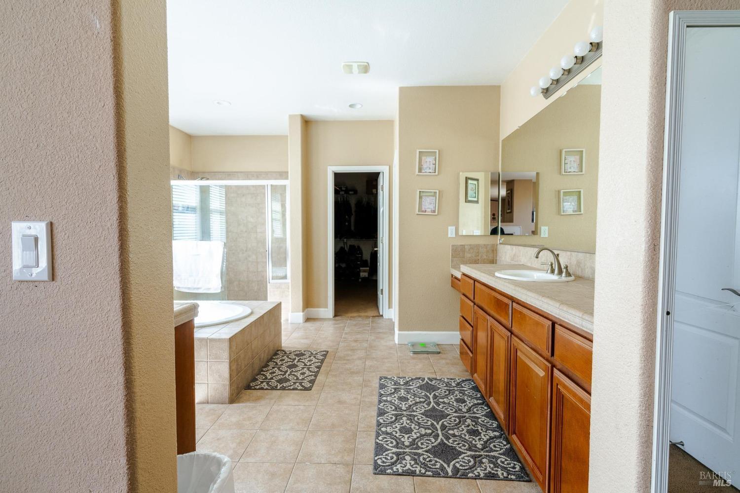 Detail Gallery Image 35 of 68 For 1834 Ridgebury Way, Fairfield,  CA 94533 - 5 Beds | 3/1 Baths