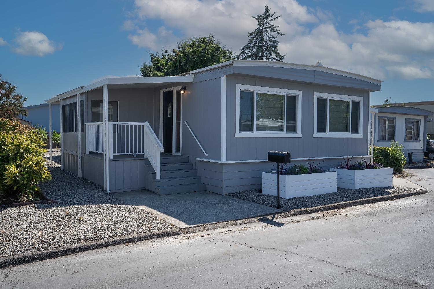 Detail Gallery Image 2 of 38 For 2313 Calico Ln 67, Santa Rosa,  CA 95404 - 2 Beds | 2 Baths