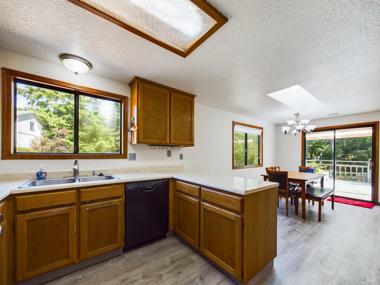 Detail Gallery Image 20 of 49 For 2395 Meadow Ct, McKinleyville,  CA 95519 - 3 Beds | 2 Baths