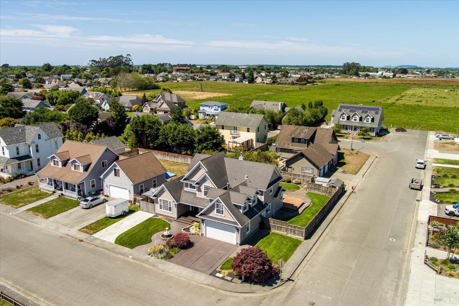 Detail Gallery Image 7 of 81 For 1155 Dewey Ave, Ferndale,  CA 95536 - 4 Beds | 2/1 Baths