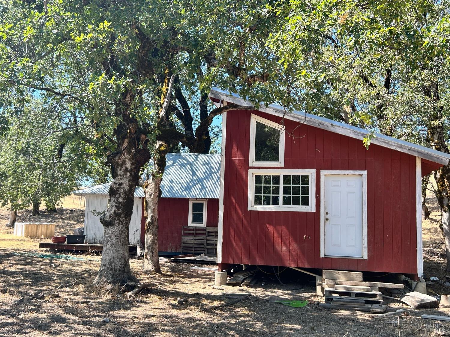 Detail Gallery Image 4 of 77 For 74250 Island Mountain Rd, Piercy,  CA 95587 - 2 Beds | 1 Baths