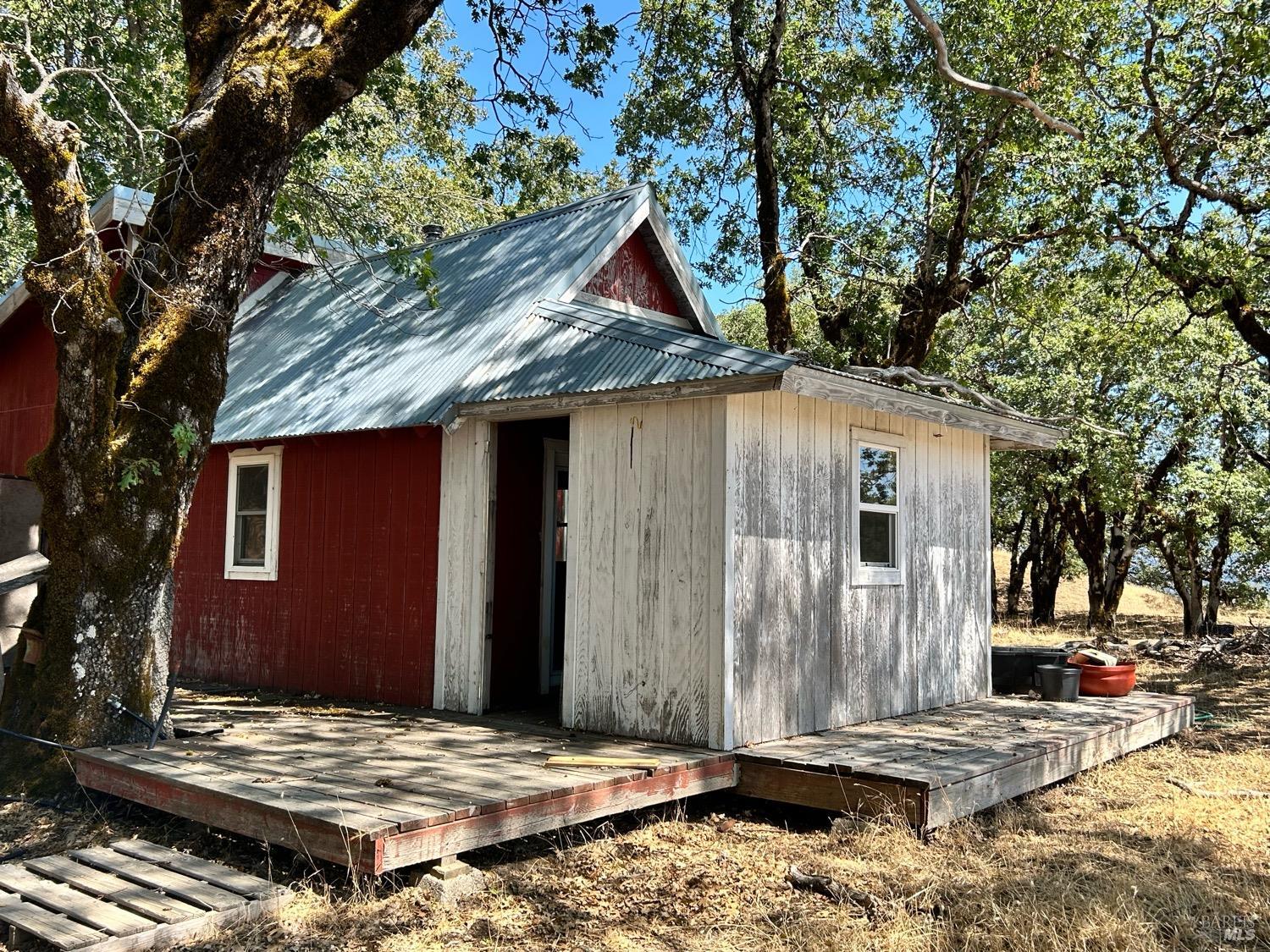 Detail Gallery Image 38 of 77 For 74250 Island Mountain Rd, Piercy,  CA 95587 - 2 Beds | 1 Baths