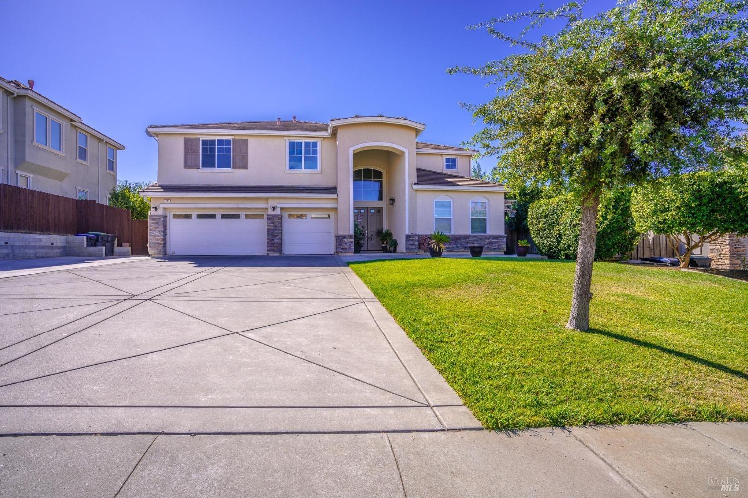 Detail Gallery Image 1 of 68 For 1834 Ridgebury Way, Fairfield,  CA 94533 - 5 Beds | 3/1 Baths