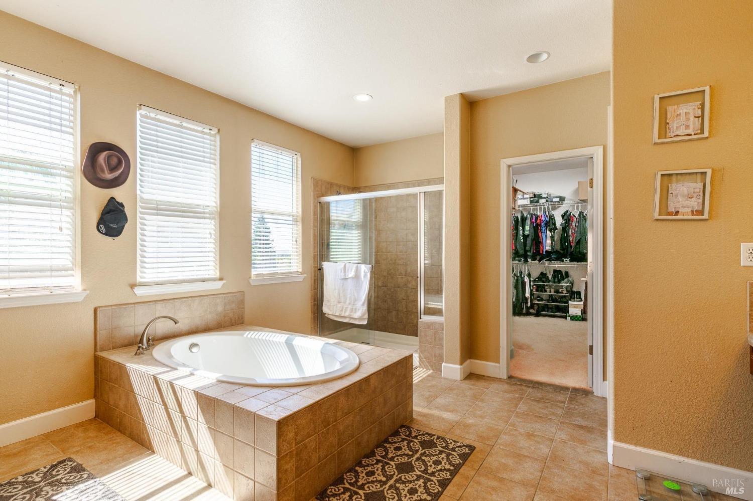 Detail Gallery Image 38 of 68 For 1834 Ridgebury Way, Fairfield,  CA 94533 - 5 Beds | 3/1 Baths