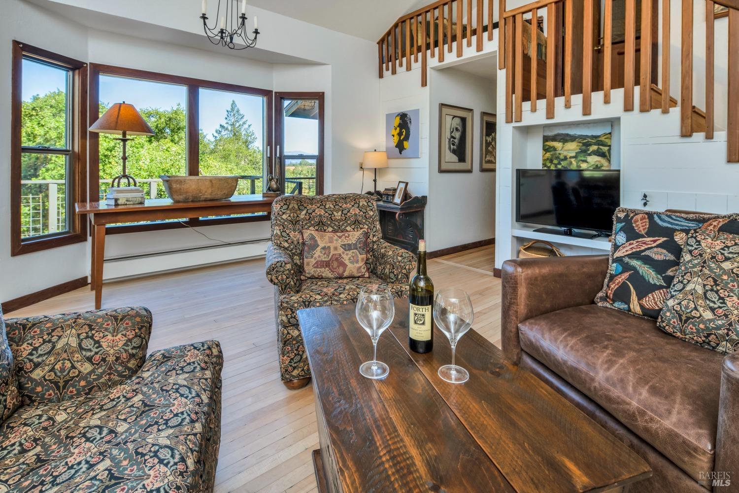 Detail Gallery Image 8 of 62 For 2020 Felta Rd, Healdsburg,  CA 95448 - 2 Beds | 2/1 Baths