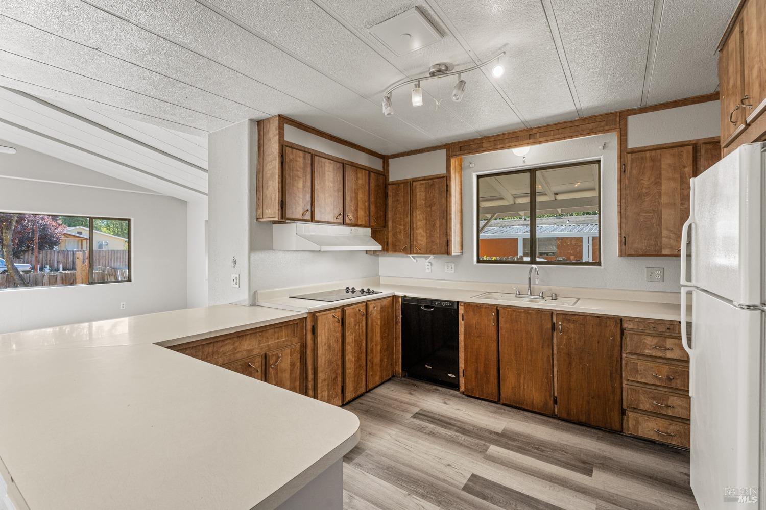 Detail Gallery Image 7 of 20 For 880 Highway 175 Unkn, Hopland,  CA 95449 - 3 Beds | 2 Baths