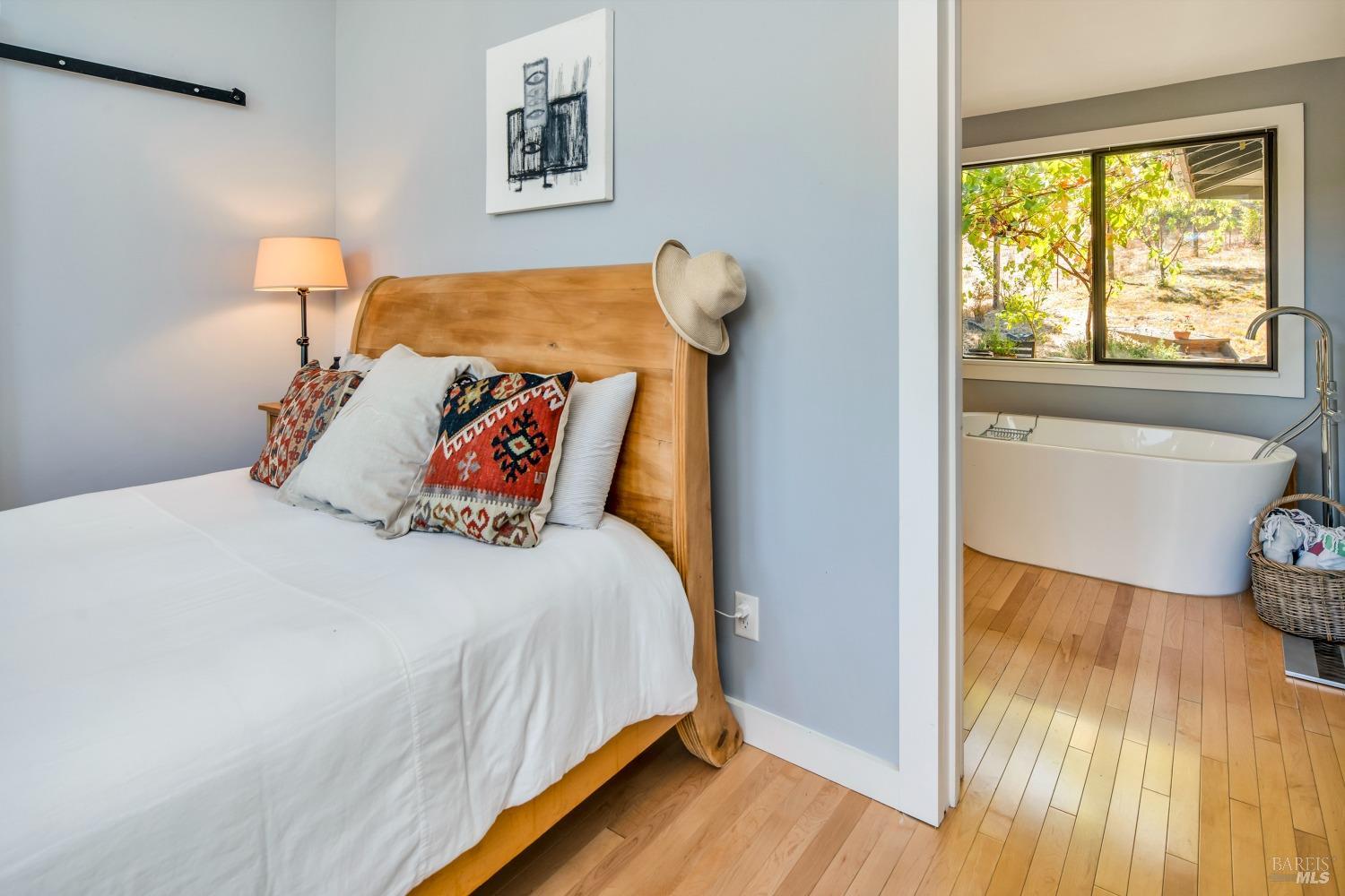 Detail Gallery Image 25 of 62 For 2020 Felta Rd, Healdsburg,  CA 95448 - 2 Beds | 2/1 Baths