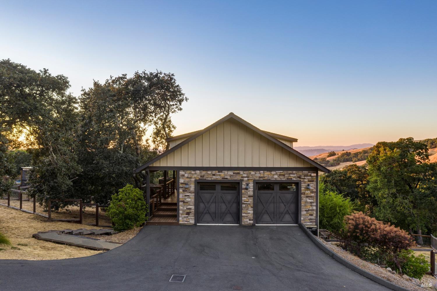 Detail Gallery Image 4 of 51 For 6055 Hyland Way, Penngrove,  CA 94951 - 2 Beds | 2/1 Baths