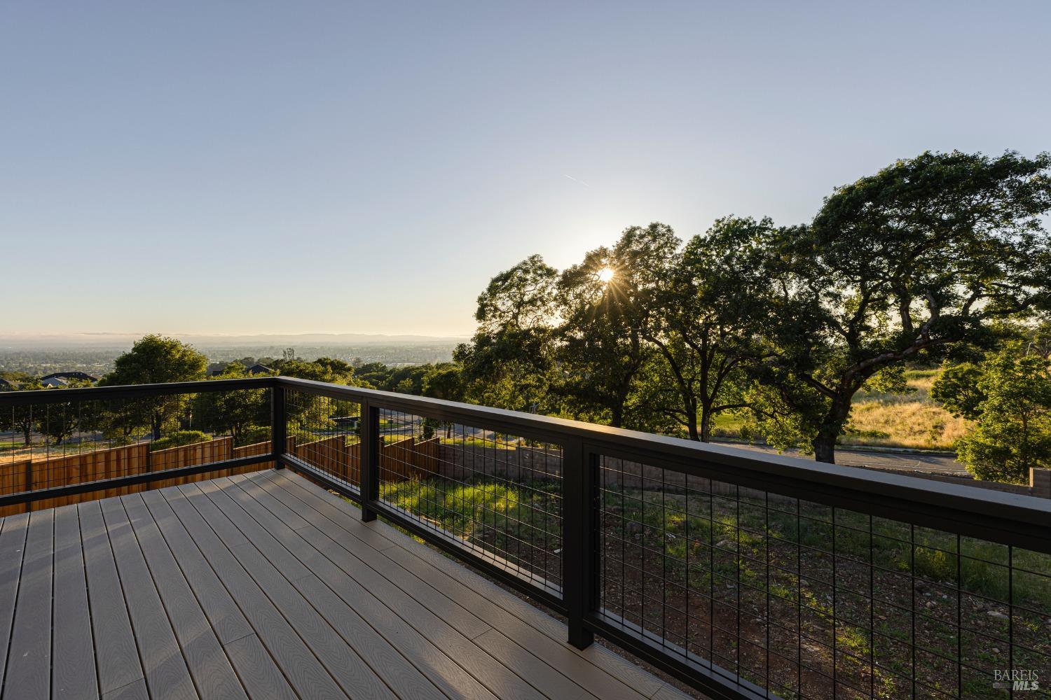 Detail Gallery Image 13 of 50 For 2039 Gardenview Pl, Santa Rosa,  CA 95403 - 4 Beds | 3/1 Baths