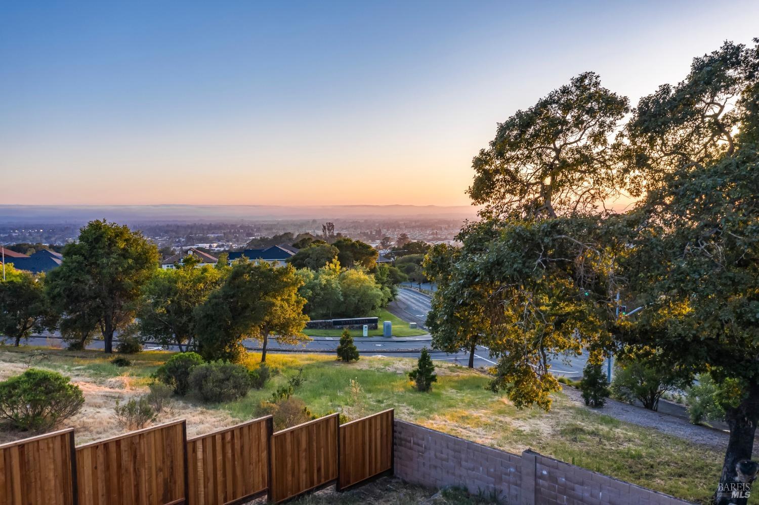 Detail Gallery Image 48 of 50 For 2039 Gardenview Pl, Santa Rosa,  CA 95403 - 4 Beds | 3/1 Baths