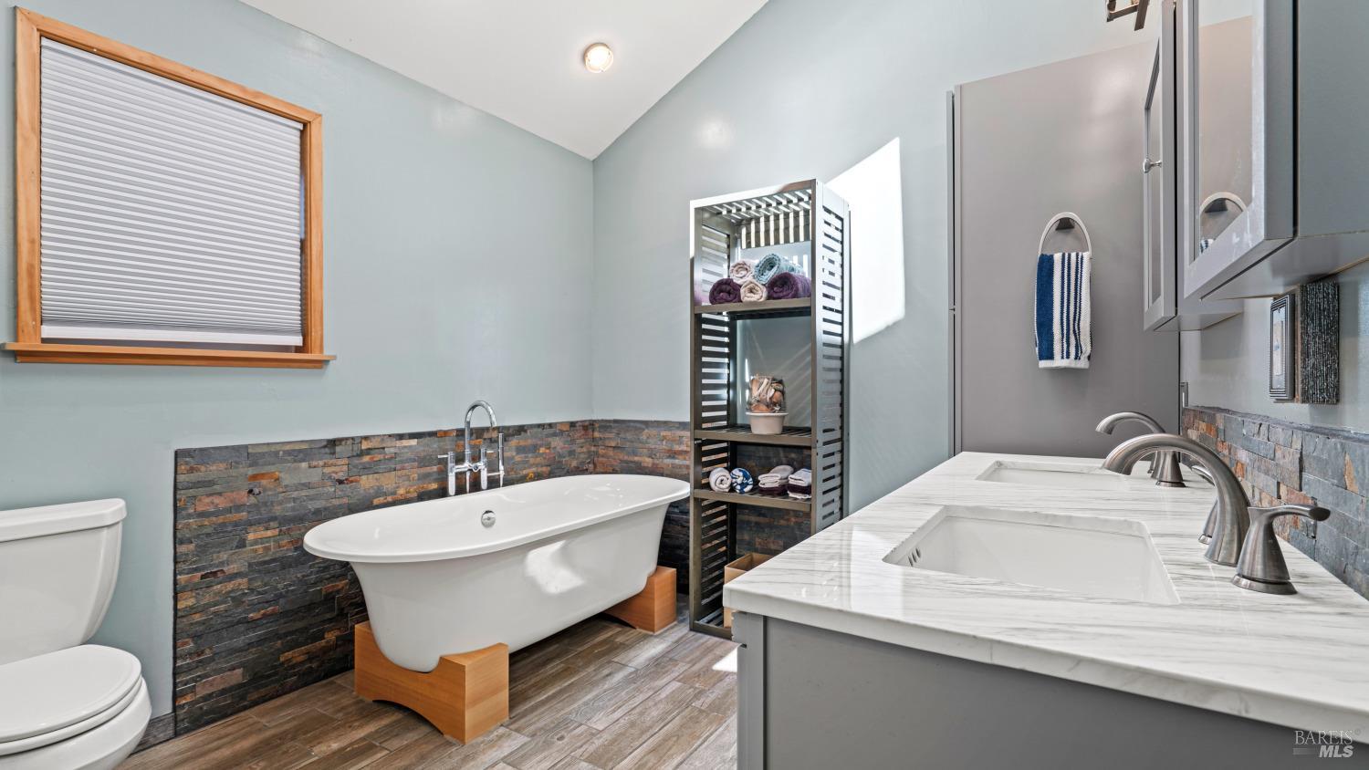 Detail Gallery Image 22 of 42 For 7293 Occidental Rd, Sebastopol,  CA 95472 - 3 Beds | 2/1 Baths