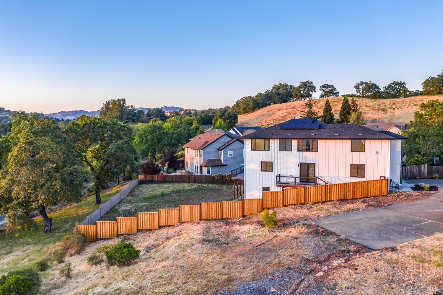 Detail Gallery Image 42 of 50 For 2039 Gardenview Pl, Santa Rosa,  CA 95403 - 4 Beds | 3/1 Baths