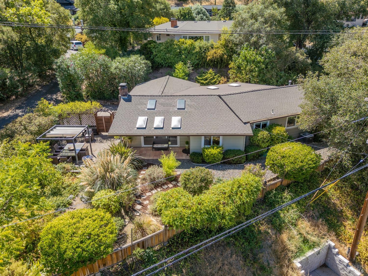 Detail Gallery Image 1 of 1 For 1123 W Standley St, Ukiah,  CA 95482 - 2 Beds | 2 Baths