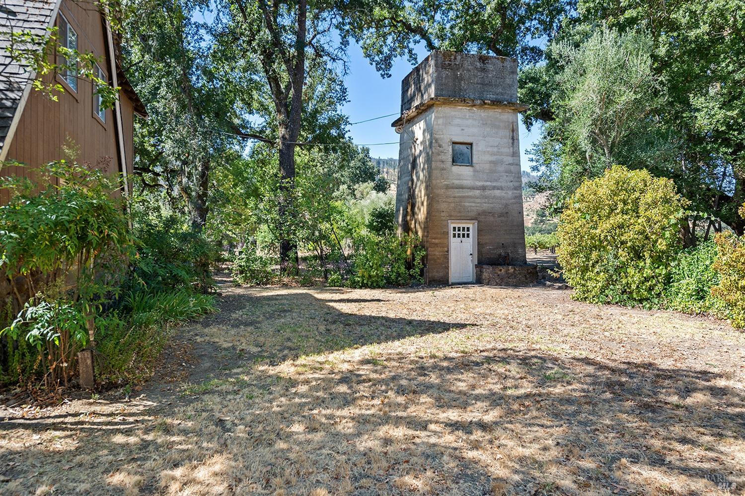 Detail Gallery Image 5 of 86 For 4104 Highway 29 Unkn, Calistoga,  CA 94515 - 4 Beds | 2 Baths