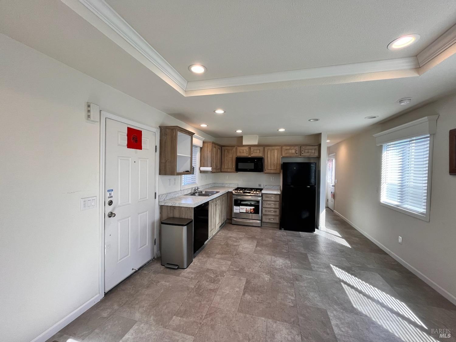 Detail Gallery Image 6 of 24 For 311 Lake Mendocino Dr 12, Ukiah,  CA 95482 - 2 Beds | 1 Baths