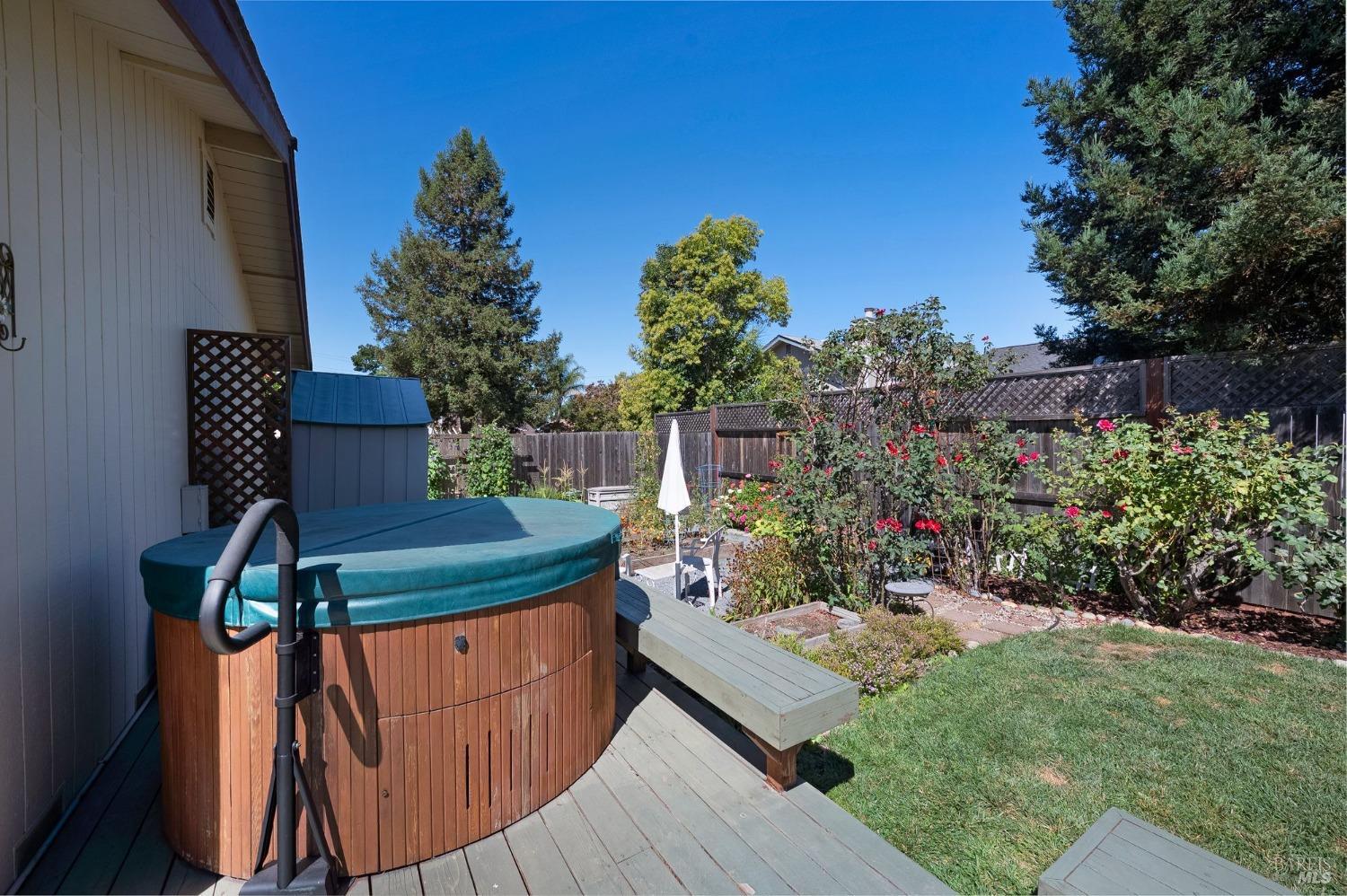 Detail Gallery Image 28 of 34 For 5414 Marigold Ln, Santa Rosa,  CA 95403 - 3 Beds | 2 Baths