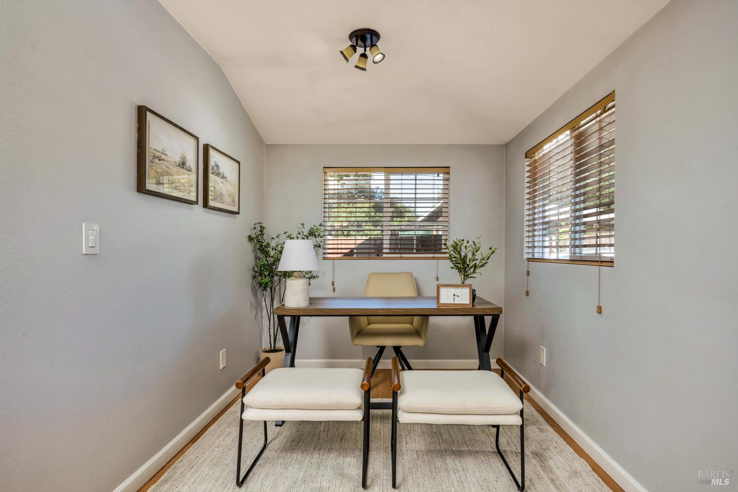 Detail Gallery Image 9 of 29 For 365 Calle Del Monte St, Sonoma,  CA 95476 - 2 Beds | 1 Baths