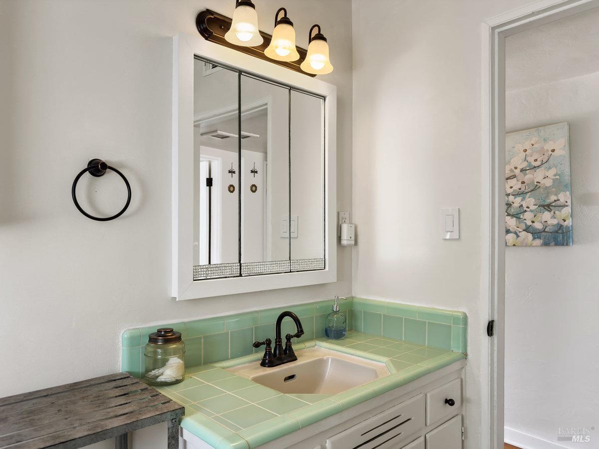 Detail Gallery Image 24 of 46 For 107 Birch Way, San Rafael,  CA 94903 - 3 Beds | 1/1 Baths