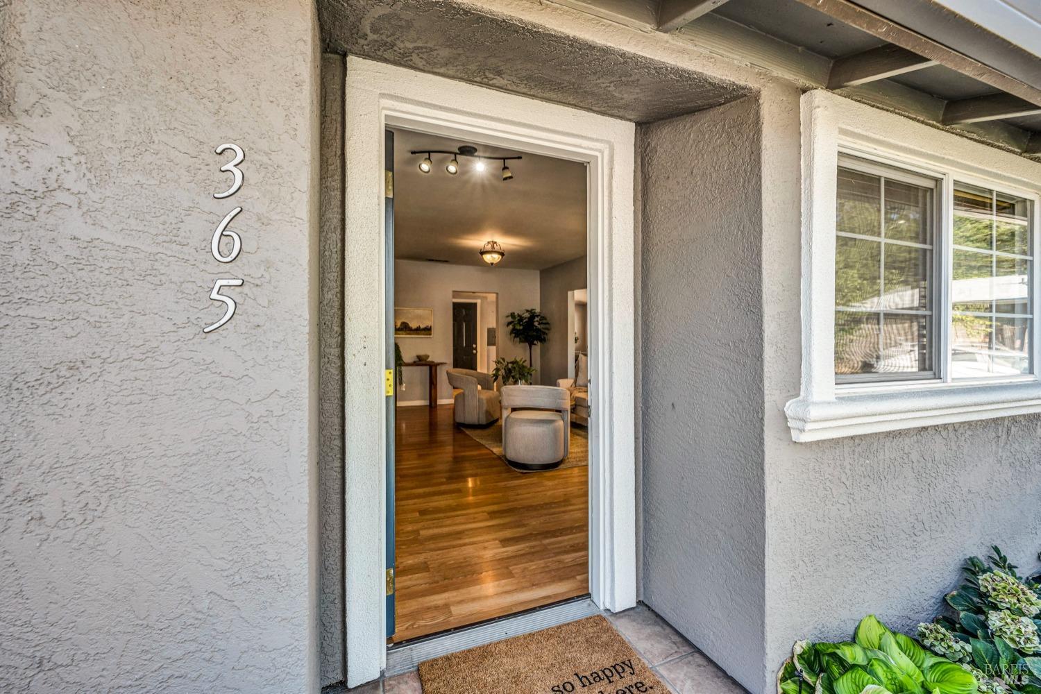 Detail Gallery Image 3 of 29 For 365 Calle Del Monte St, Sonoma,  CA 95476 - 2 Beds | 1 Baths