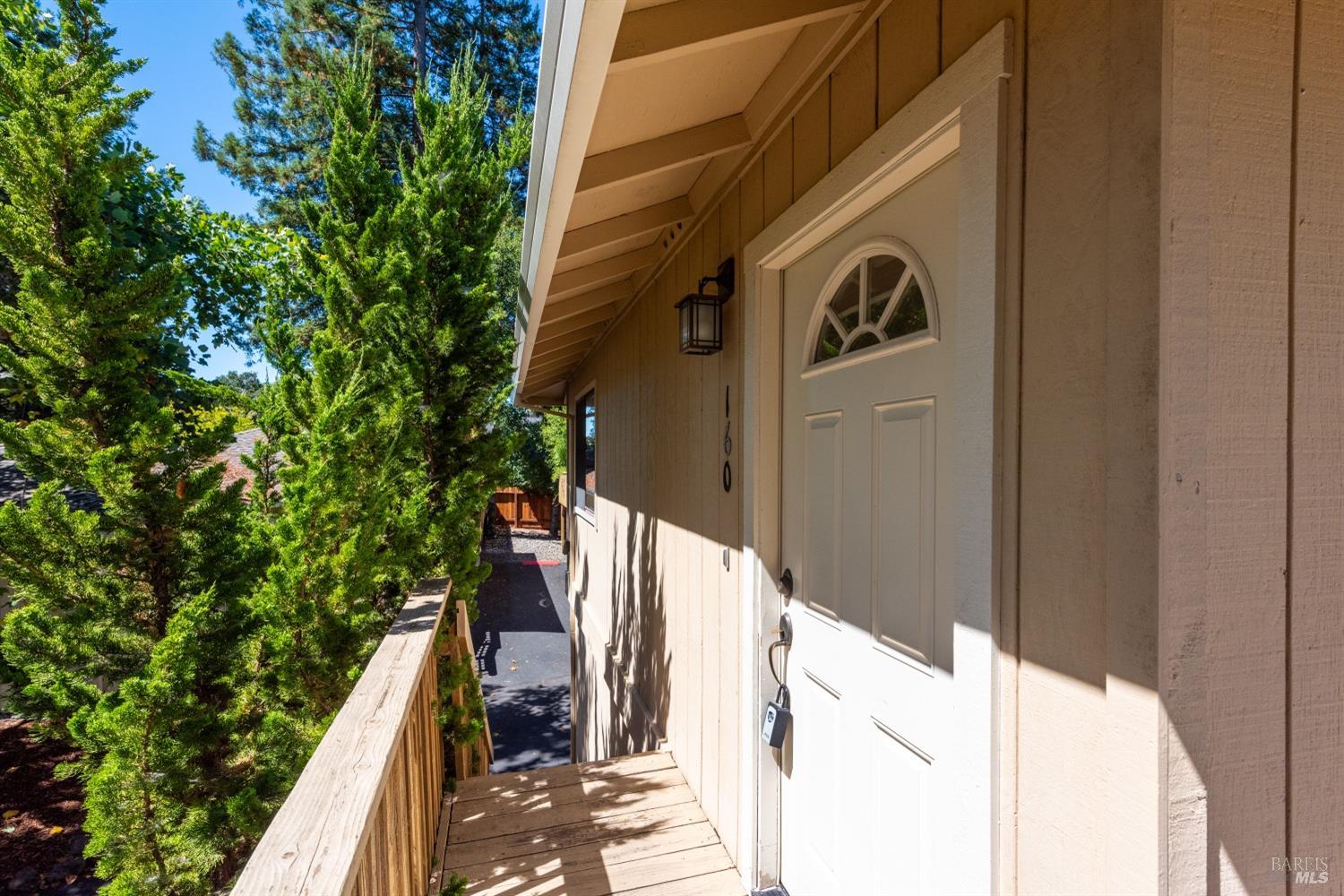 Detail Gallery Image 2 of 21 For 160 Golden Ridge Ave, Sebastopol,  CA 95472 - 2 Beds | 1 Baths