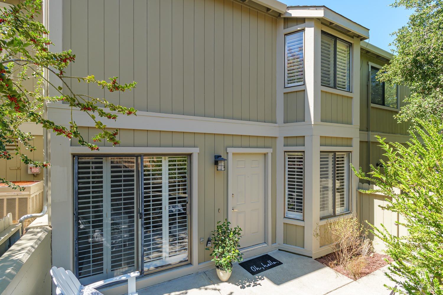 Detail Gallery Image 1 of 1 For 30 Somerset Pl, Novato,  CA 94945 - 2 Beds | 1/1 Baths