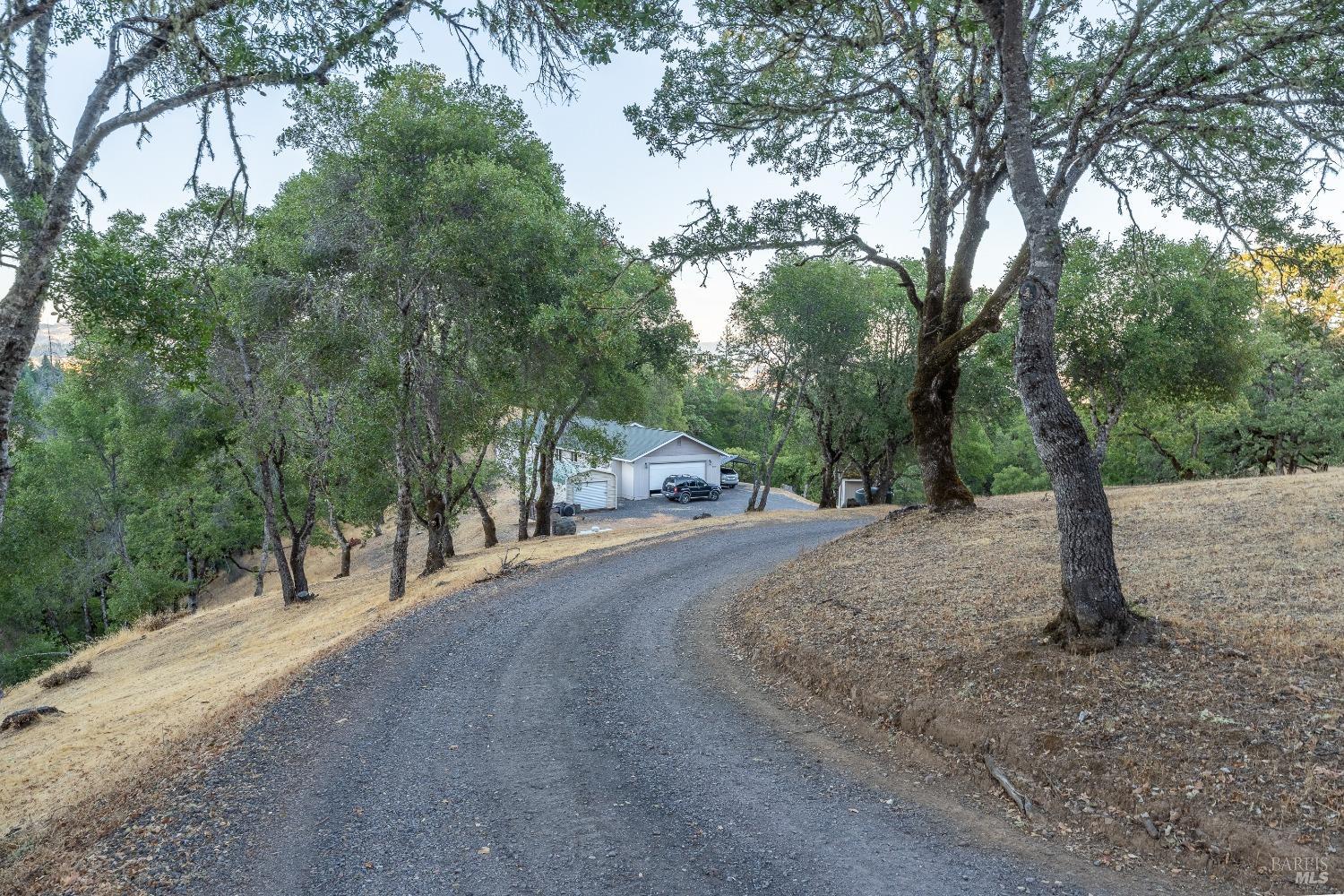 Detail Gallery Image 3 of 53 For 4250 Orr Springs Rd, Ukiah,  CA 95482 - 2 Beds | 2/1 Baths