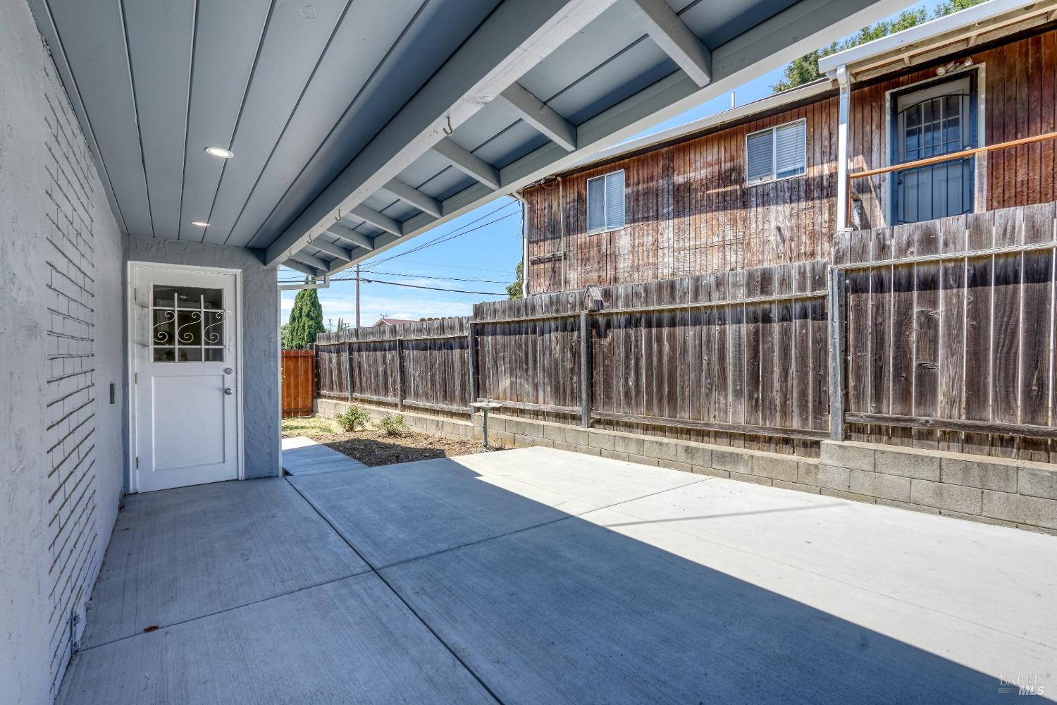 Detail Gallery Image 10 of 37 For 1004 Fulton Ave, Vallejo,  CA 94591 - 3 Beds | 2 Baths