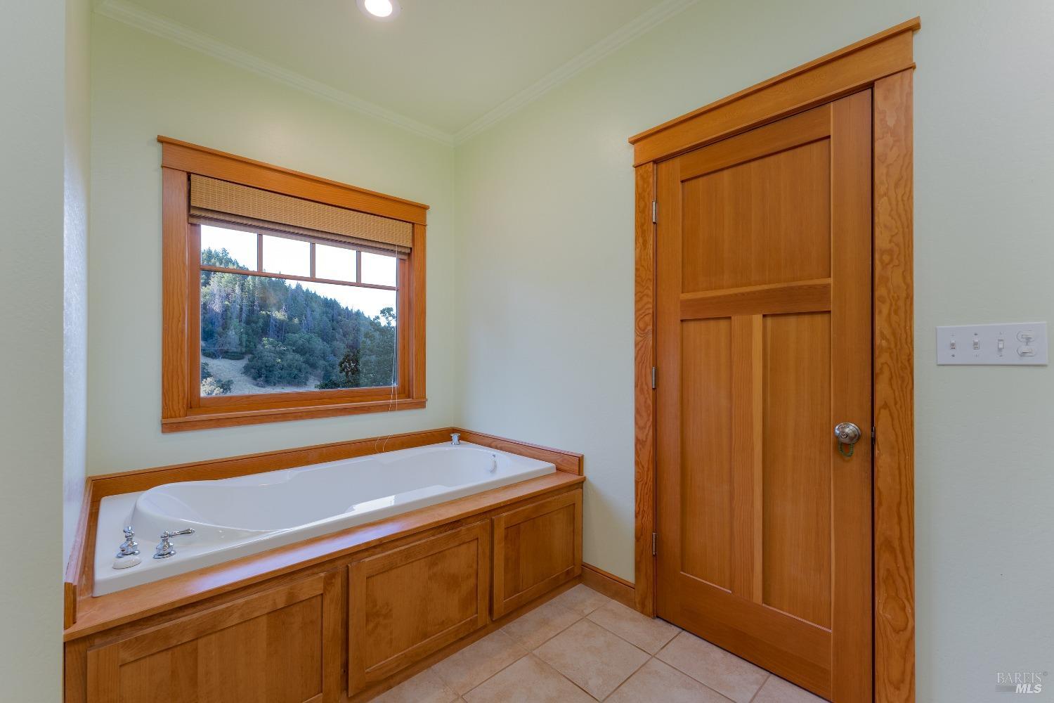 Detail Gallery Image 17 of 53 For 4250 Orr Springs Rd, Ukiah,  CA 95482 - 2 Beds | 2/1 Baths