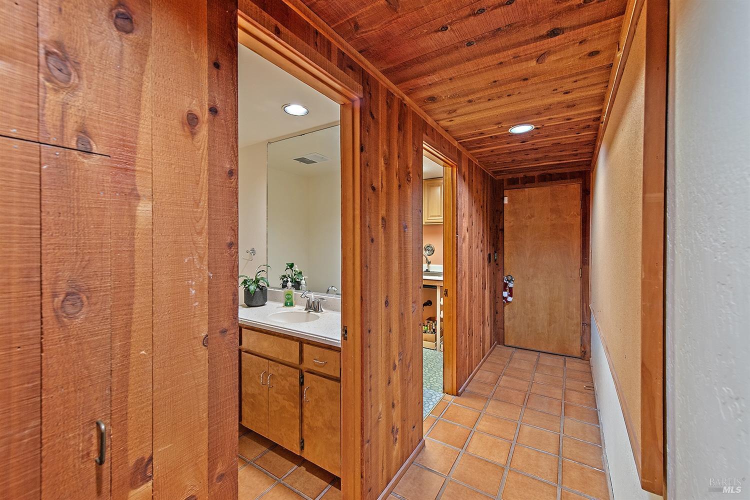 Detail Gallery Image 10 of 53 For 1097 Tilton Rd, Sebastopol,  CA 95472 - 4 Beds | 4/1 Baths