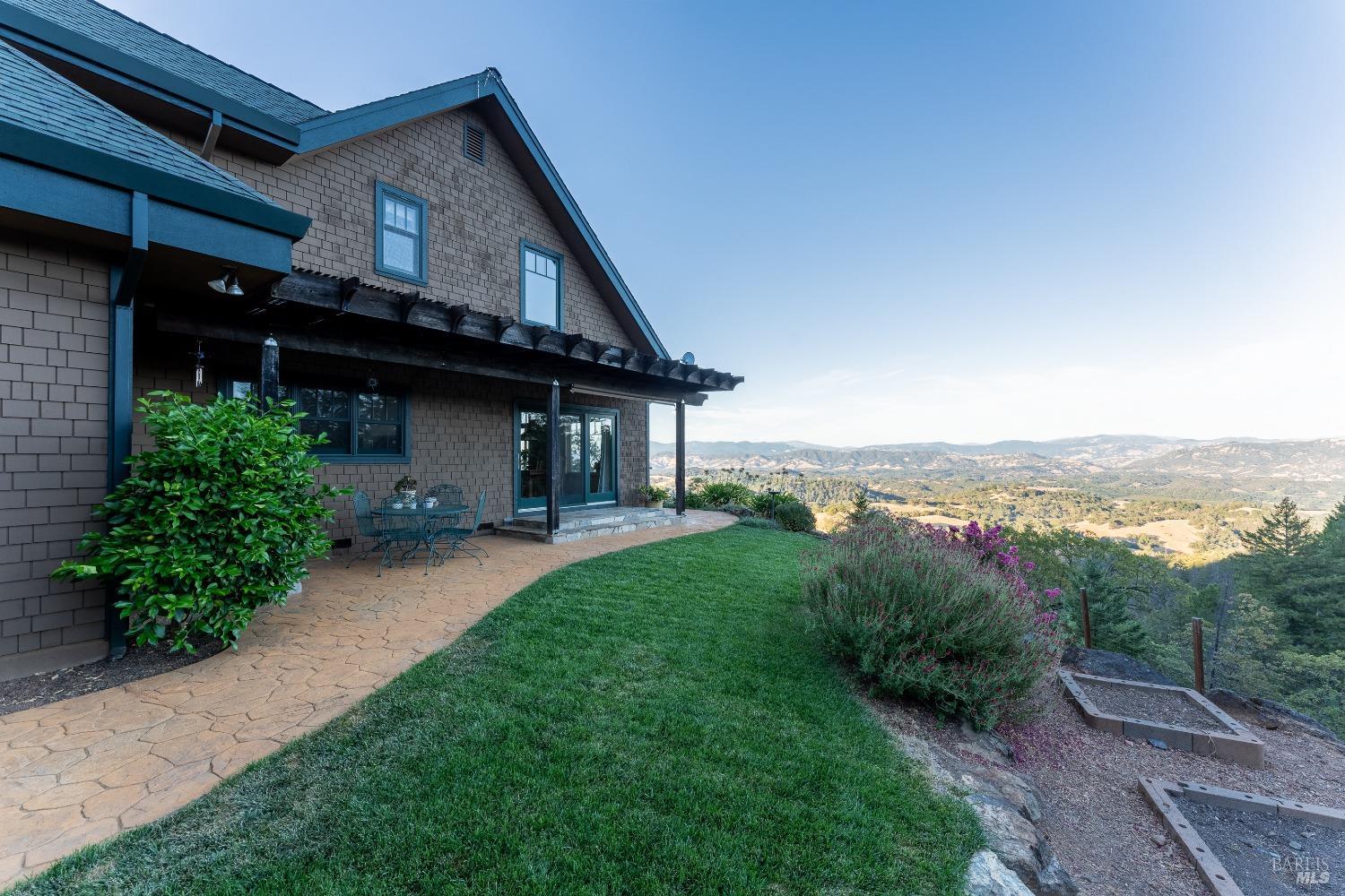 Detail Gallery Image 34 of 53 For 4250 Orr Springs Rd, Ukiah,  CA 95482 - 2 Beds | 2/1 Baths