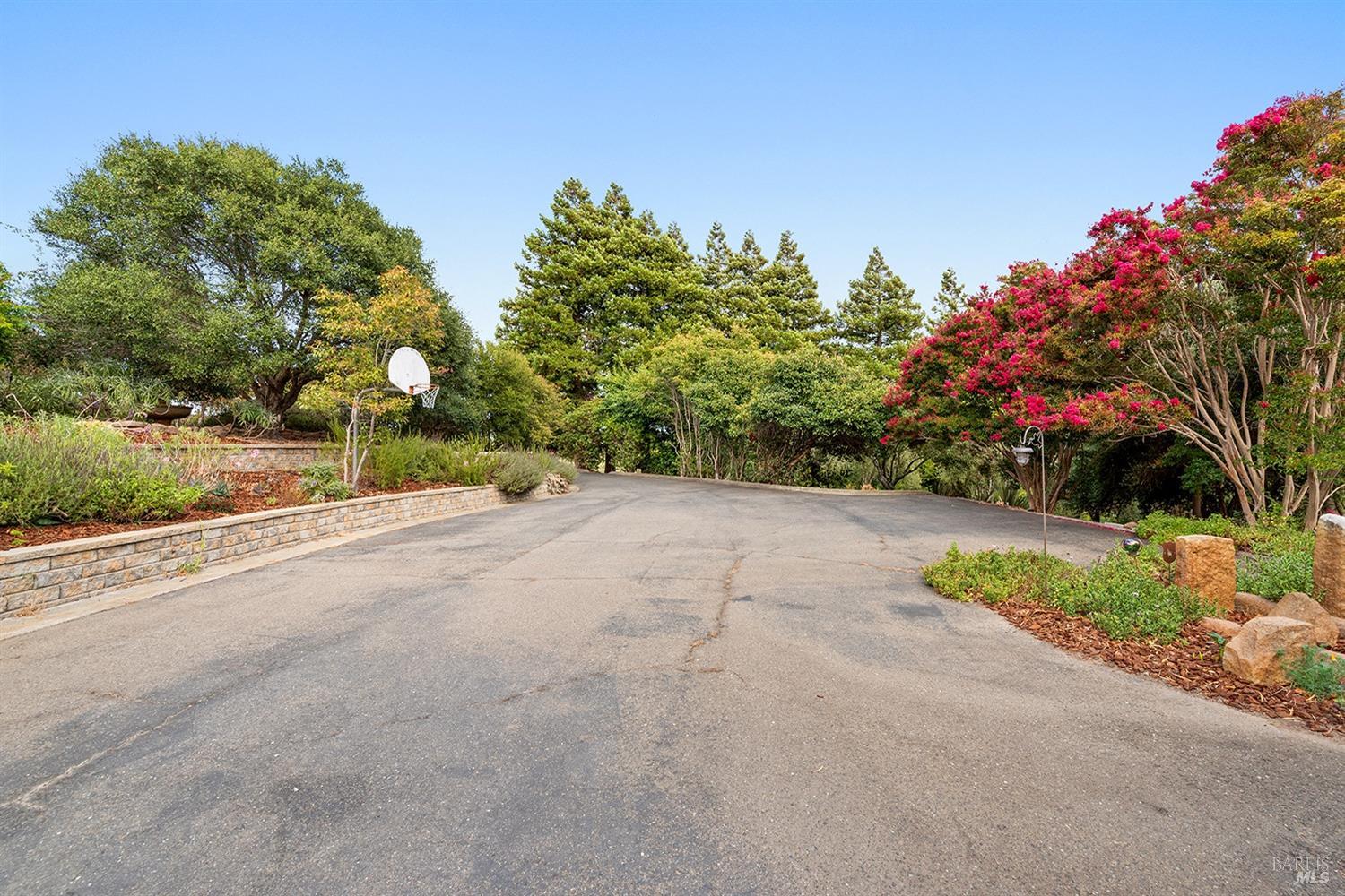 Detail Gallery Image 42 of 53 For 1097 Tilton Rd, Sebastopol,  CA 95472 - 4 Beds | 4/1 Baths