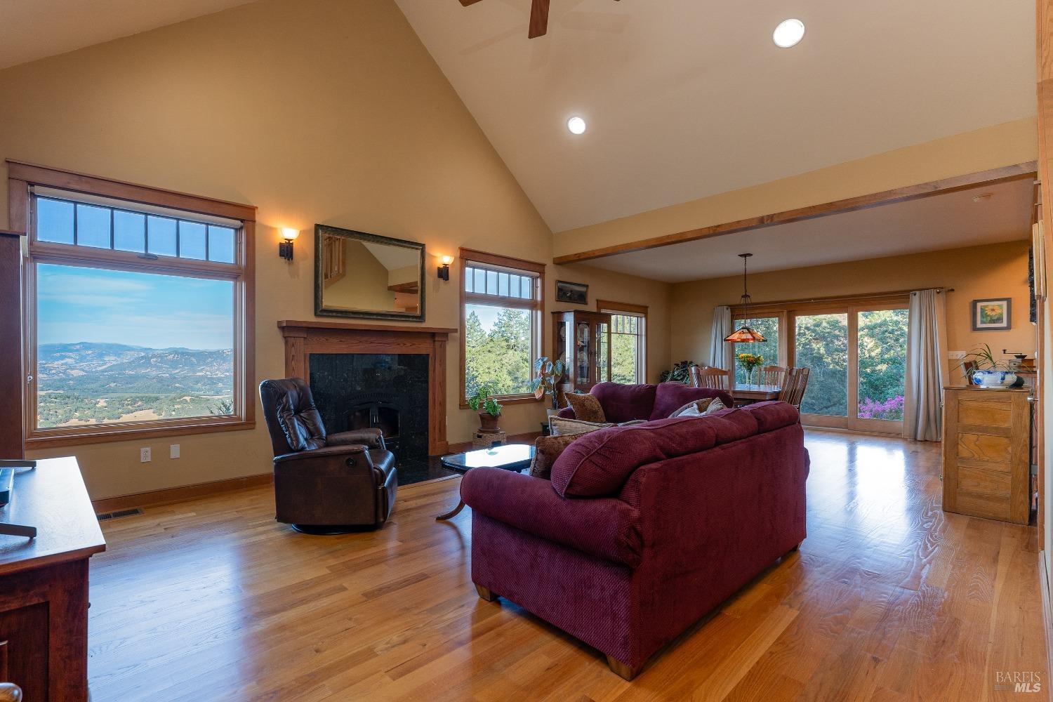 Detail Gallery Image 6 of 53 For 4250 Orr Springs Rd, Ukiah,  CA 95482 - 2 Beds | 2/1 Baths