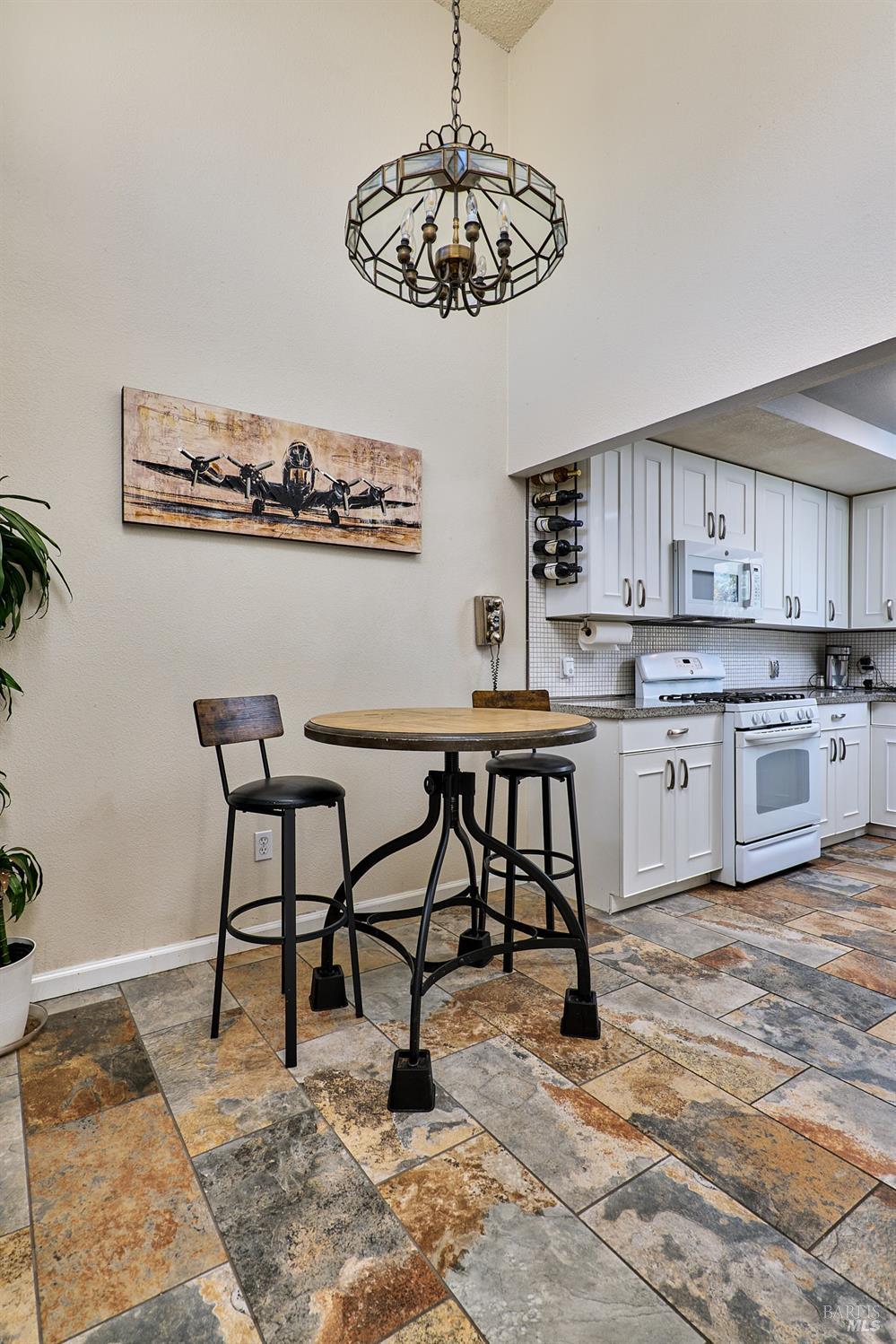 Detail Gallery Image 10 of 36 For 2681 Shasta Ct, Fairfield,  CA 94533 - 3 Beds | 2/1 Baths