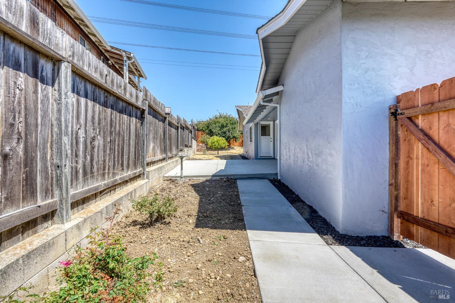 Detail Gallery Image 14 of 37 For 1004 Fulton Ave, Vallejo,  CA 94591 - 3 Beds | 2 Baths