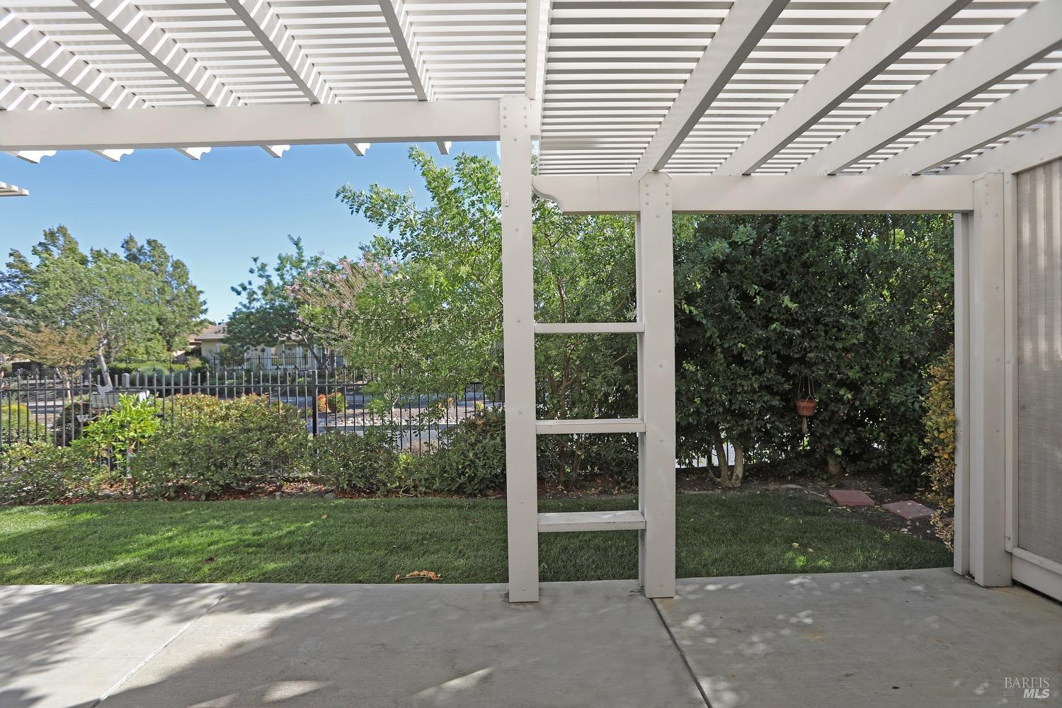 Detail Gallery Image 6 of 34 For 280 Foxwood Ln, Rio Vista,  CA 94571 - 2 Beds | 2 Baths