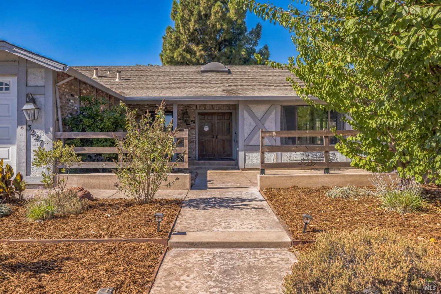 Detail Gallery Image 2 of 29 For 3227 Serra Way, Fairfield,  CA 94534 - 3 Beds | 2 Baths